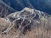 64 Zoom sulla serpentina di tornanti dela strada Nembro-Selvino